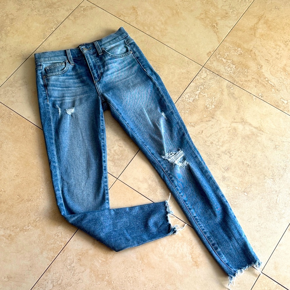 Joe's Jeans Women's Skinny Distressed Denim- Size 24